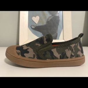 Toddler size 8 canvas shoes